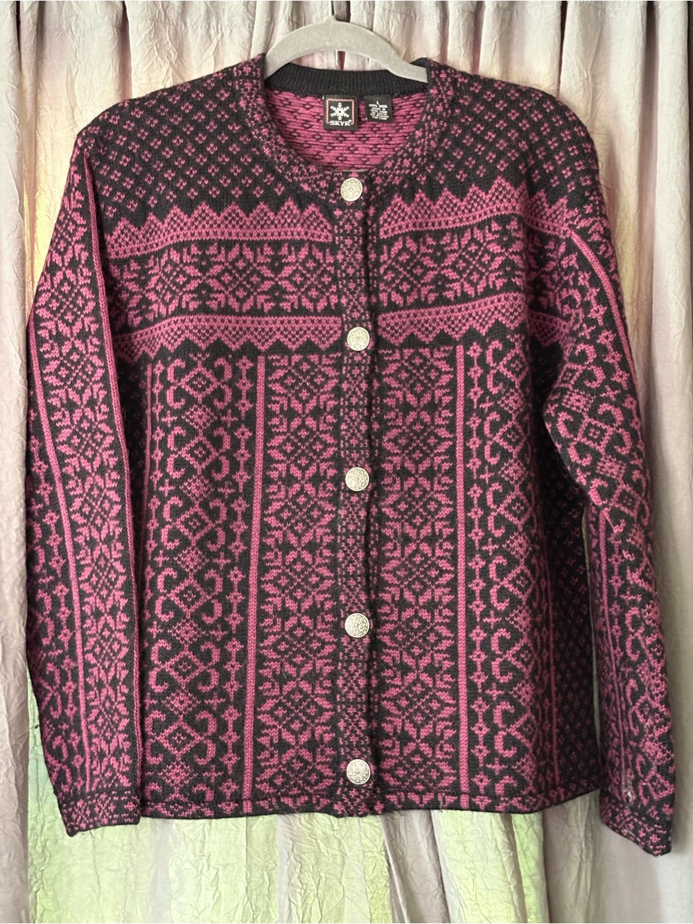 SKYR will cardigan